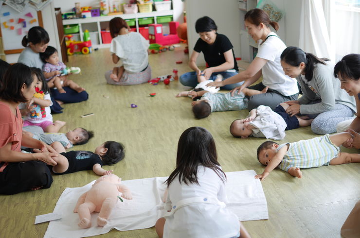 ベビーマッサージ